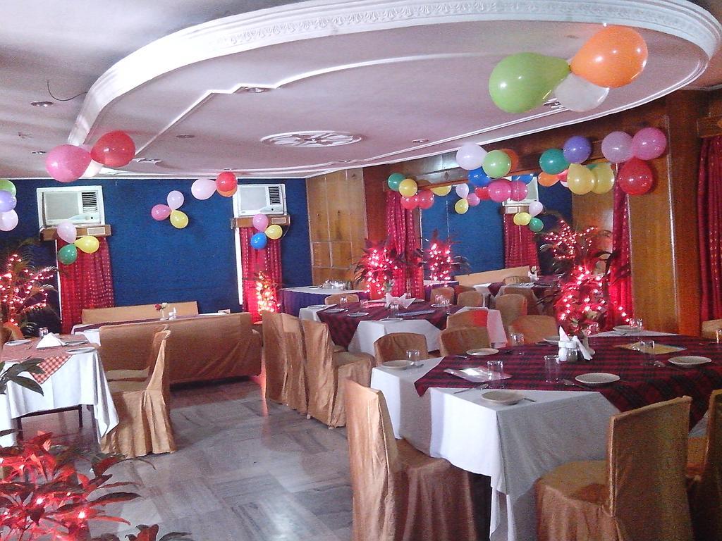 Hotel Mahalaxmi Indo Myanmar Guwahati Buitenkant foto