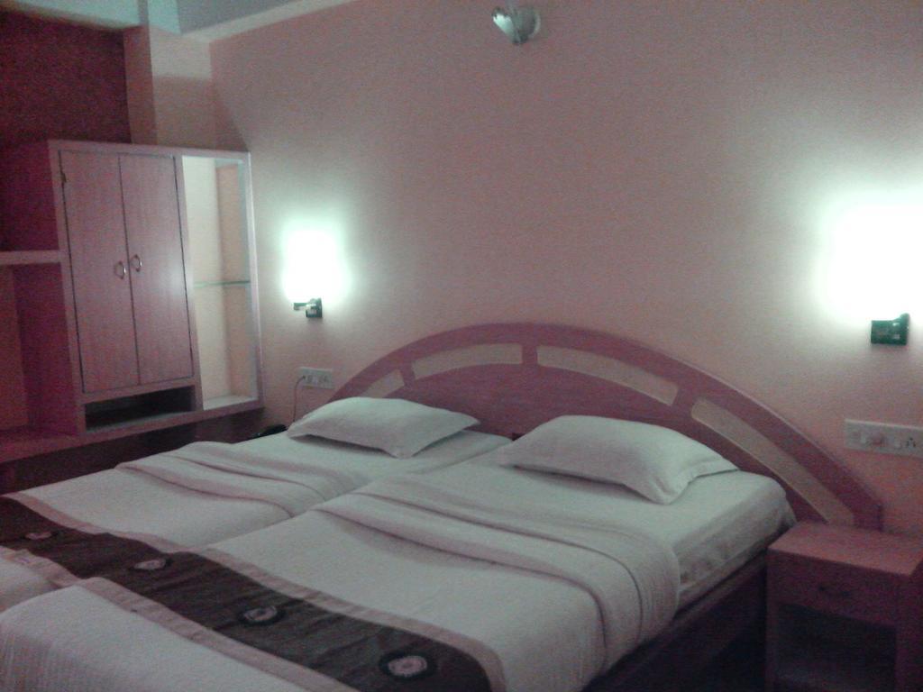 Hotel Mahalaxmi Indo Myanmar Guwahati Buitenkant foto